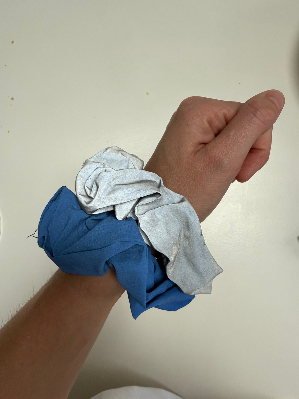 THE SCRUNCH CLUB - 2PCS